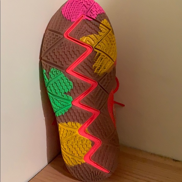 kyrie lucky charms youth